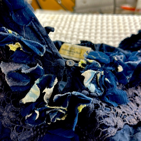 Navy blue summer top with elastic waist, Abercrombie and Fitch size large - Picture 4 of 6